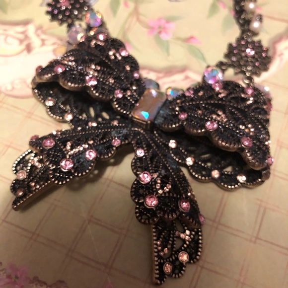 🎀 Betsey Johnson Box Necklace 🎀 - Picture 4 of 5